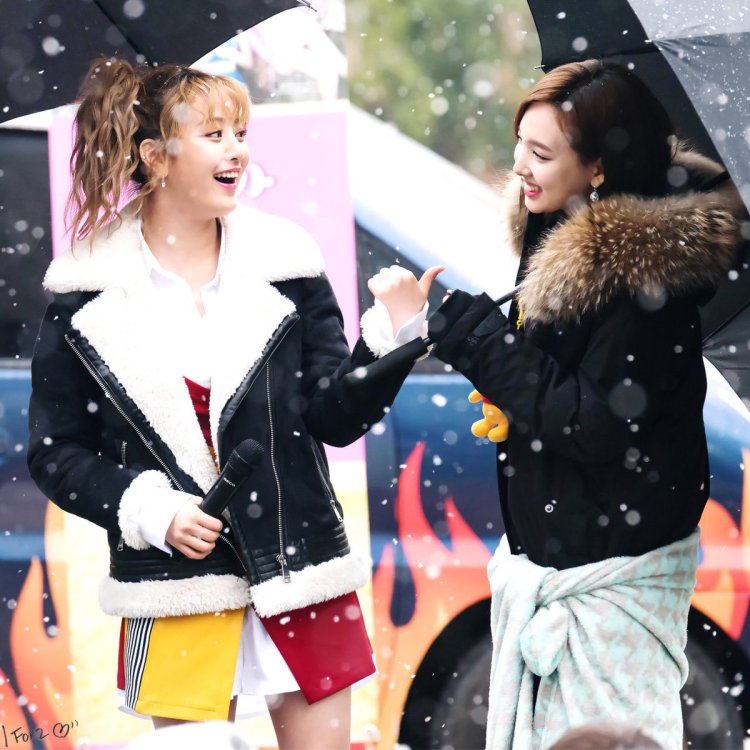 Nayeon and Jihyo I canon Stop me