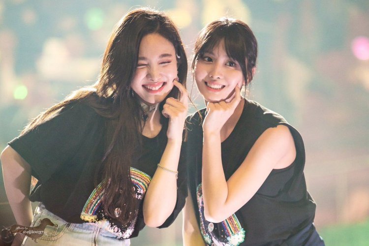 Momo and Nayeon
