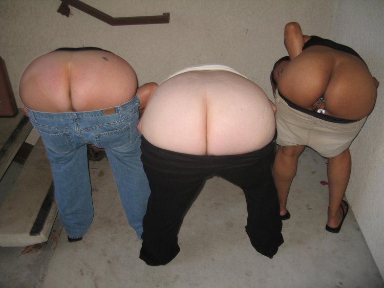 Demonstration of naked buttocks or Amtrak Mooning