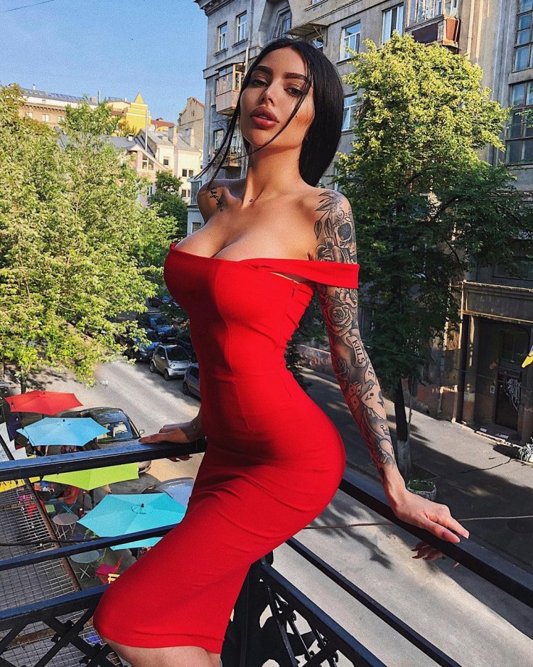 Alena Omovich Body