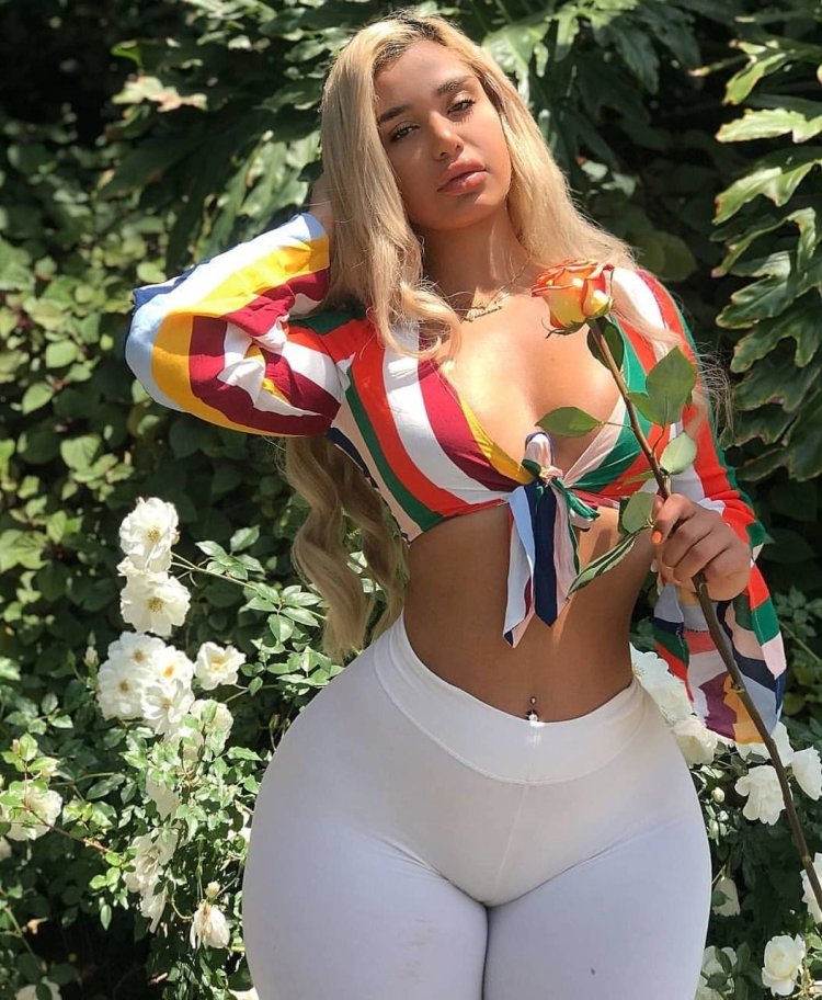 Demi Rose fashion model