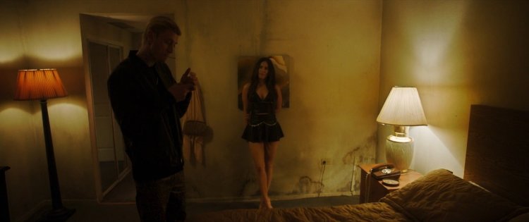 Transformers Megan Fox stomach