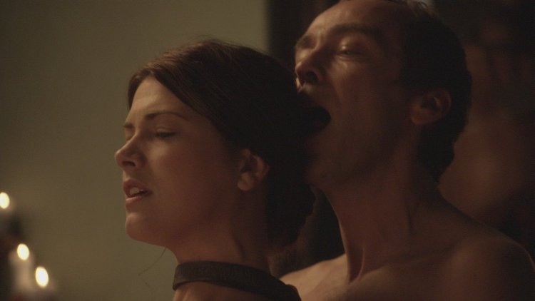 Laura Pizzhelai Erotic scenes