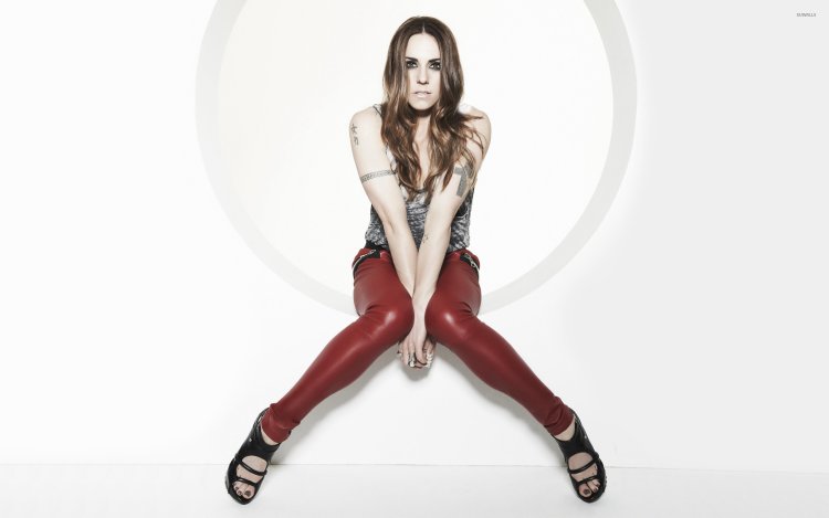 Melanie is hotly hot