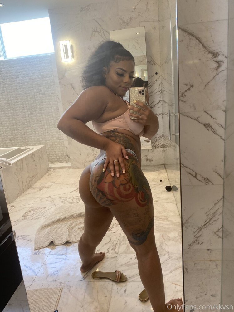 Saravia (Mikayla Saravia)