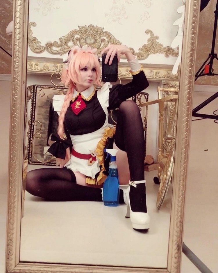 Fraulein Milk Leaked