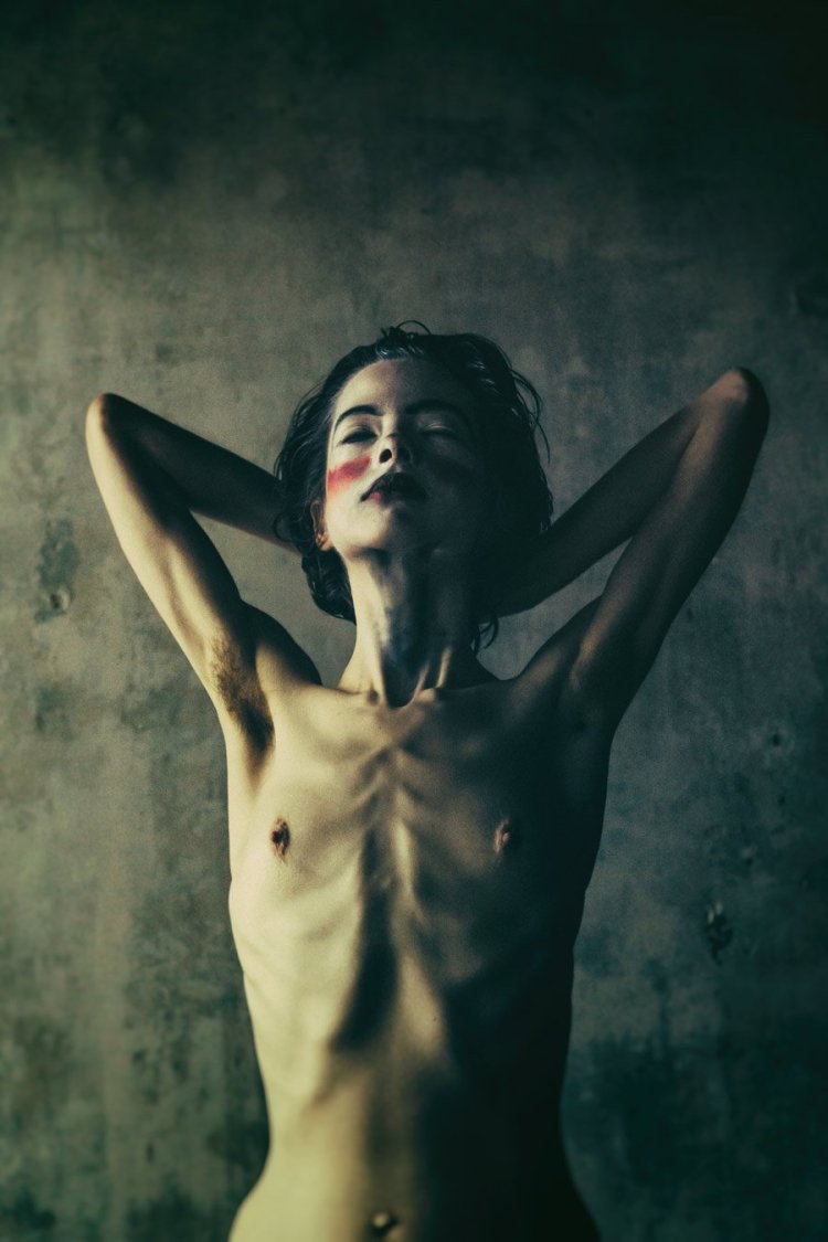 Very thin naked women