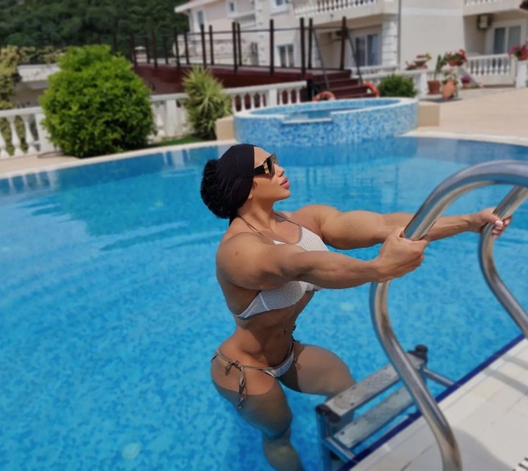 Strong girls with big breasts