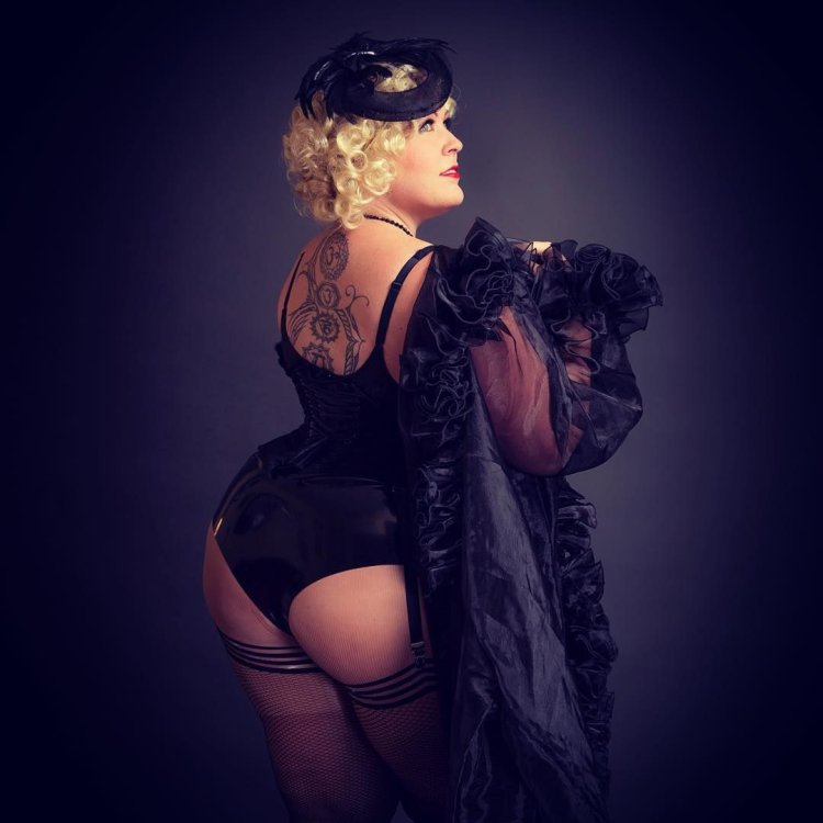 Plus saz Nicole Simon