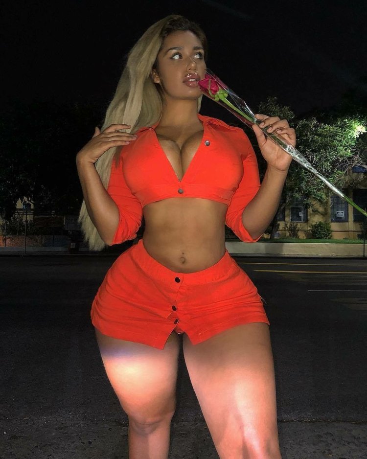 Girls with wide hips nude