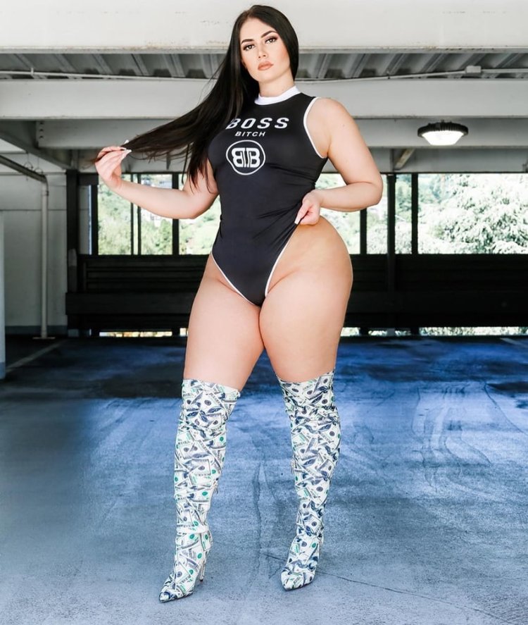 Big hips with hairy in the forest