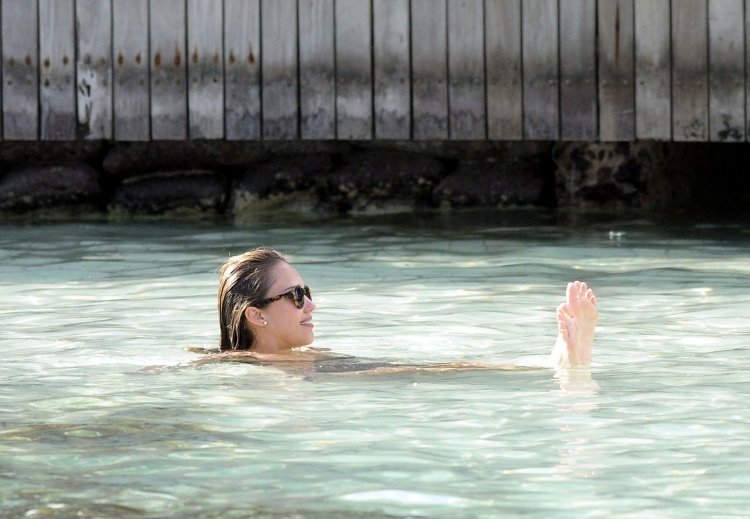 Jessica Alba Topless