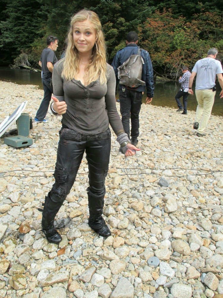 Eliza Taylor photo