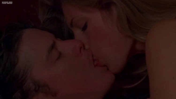 Katherine Winnik kiss