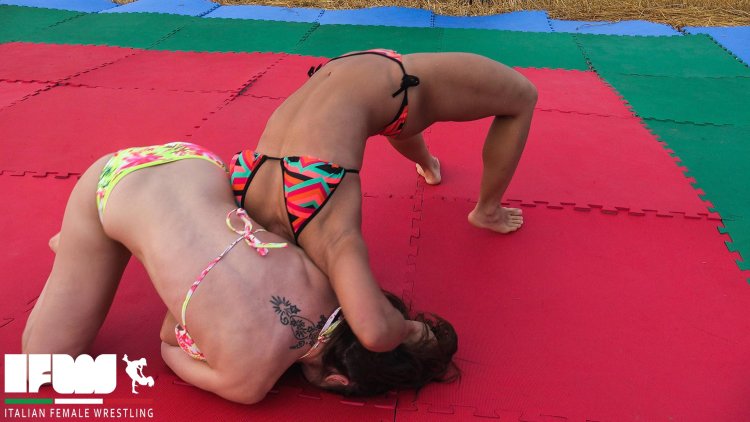 Female extreme ketepiteing