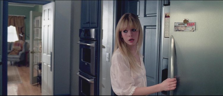 Brittani Robertson under the dome