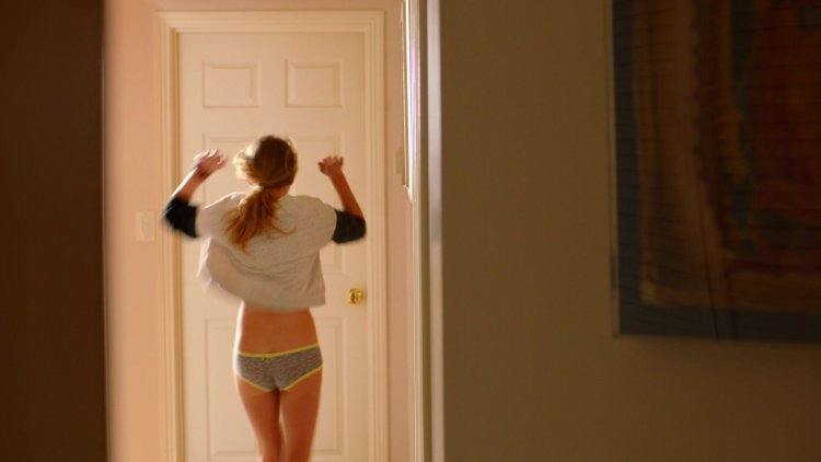 Britt Robertson Intimate scenes