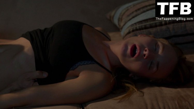 Naked Britt Robertson Naked