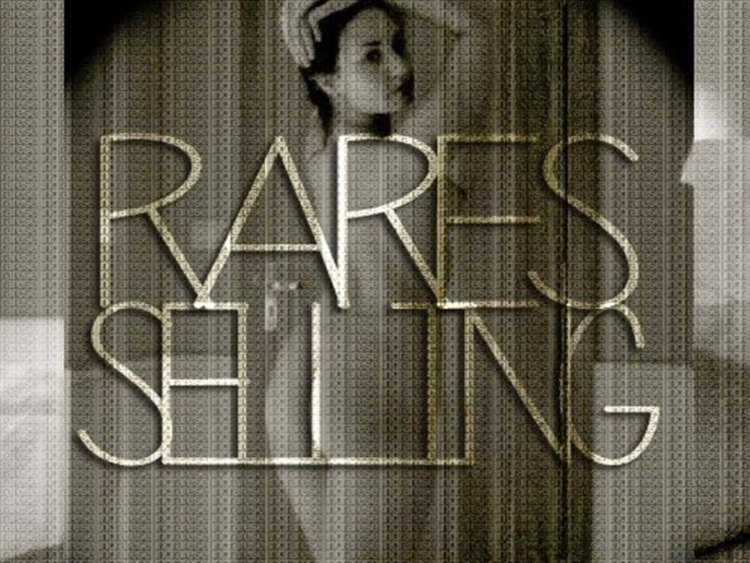 Naked Demi Rose in the bathroom