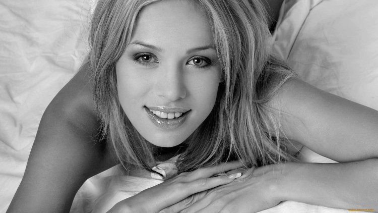 Photo naked Anastasia Brown