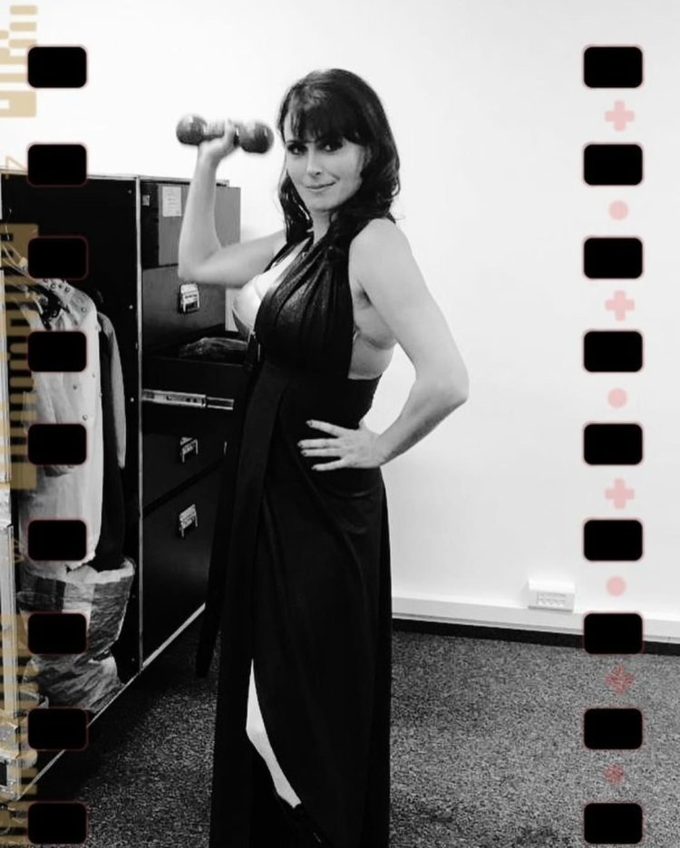 Sharon Den Adele Legs