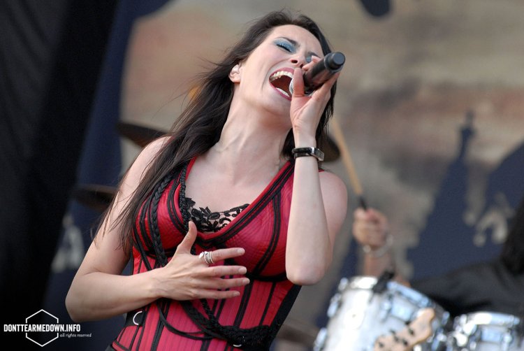 Christina Adrian Chiara Skabbiya