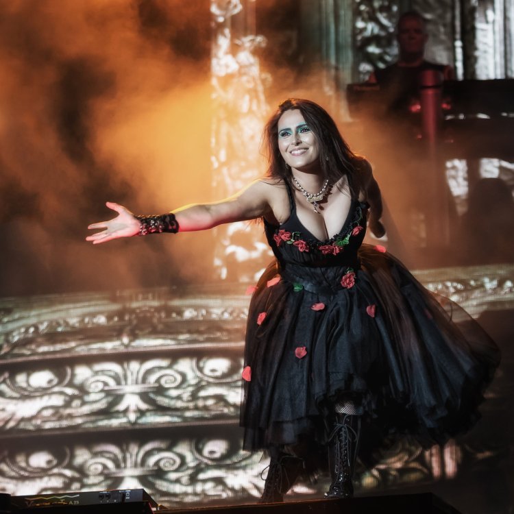 Sharon Yanny Den Adel