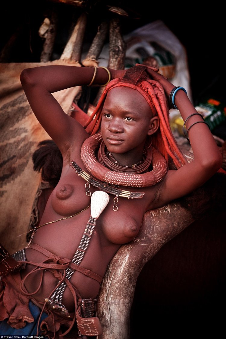 Naked women of African tribes