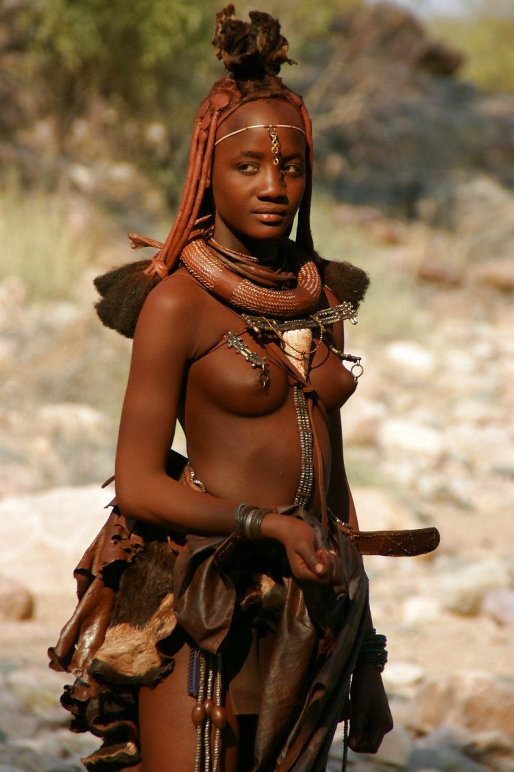 Naked women of African tribes