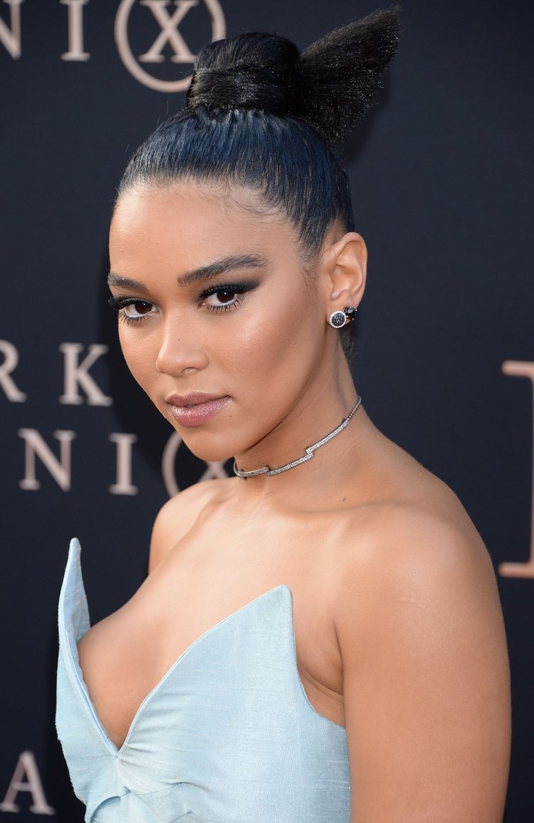 Alexandra Shipp Toples