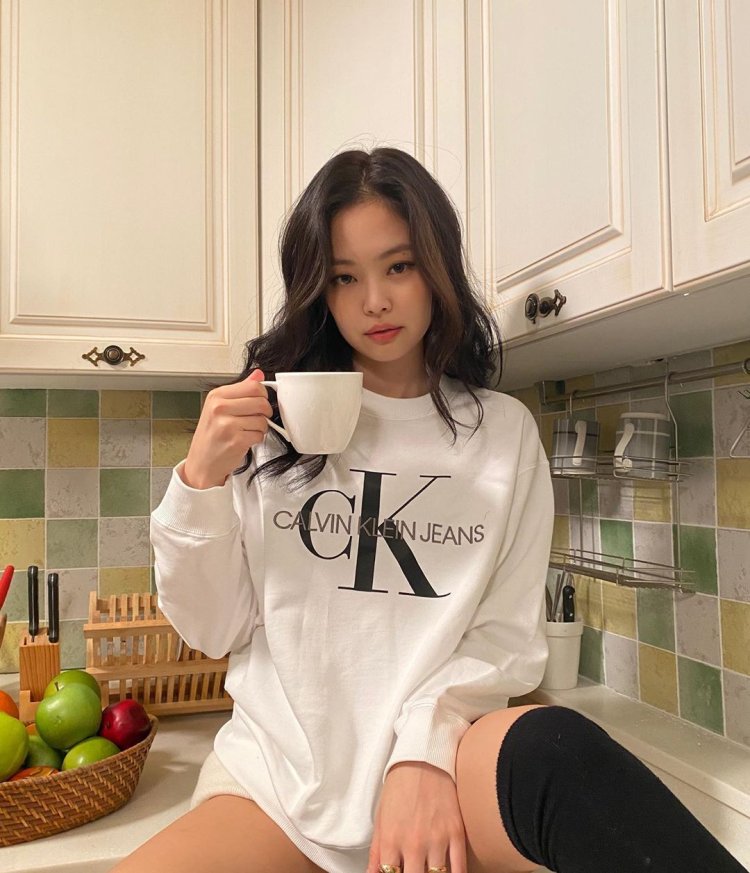 Jennie Kim Calvin Klein
