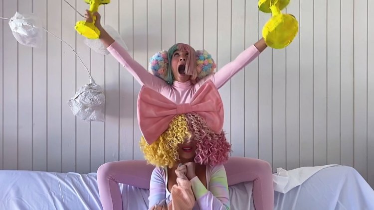 SIA singer Chandelier