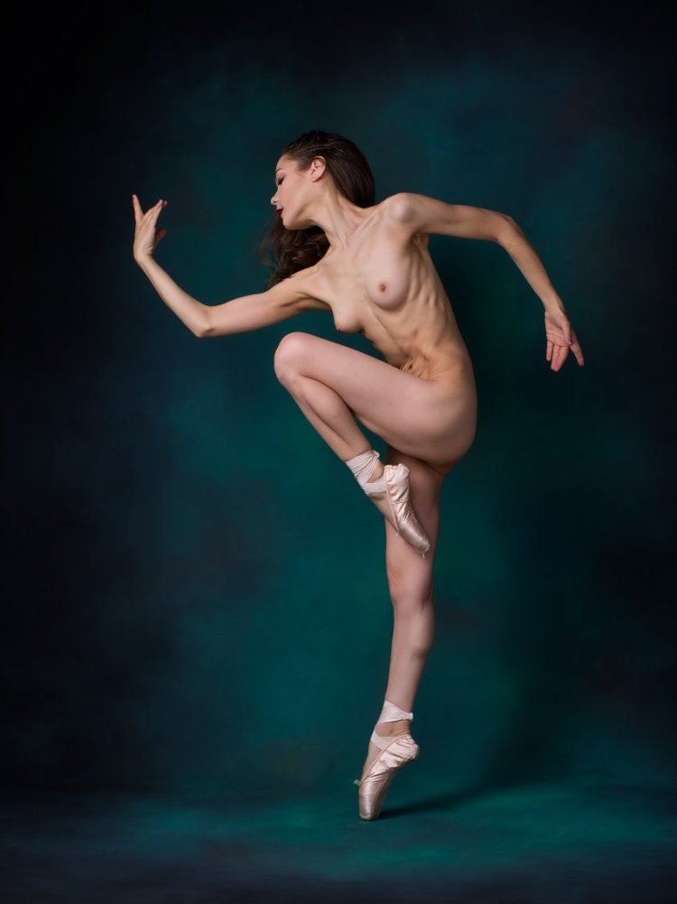 Anna Tikhomirova naked ballerina