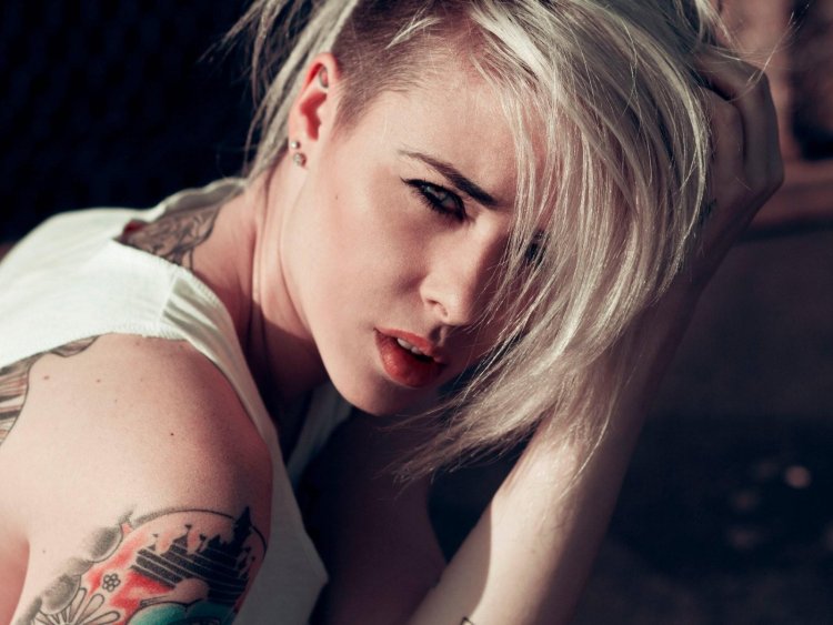 Erotic girls with tattoos