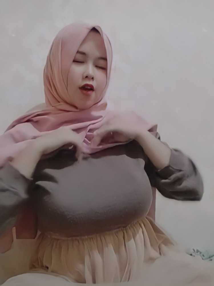 Dakota Sky porn actress