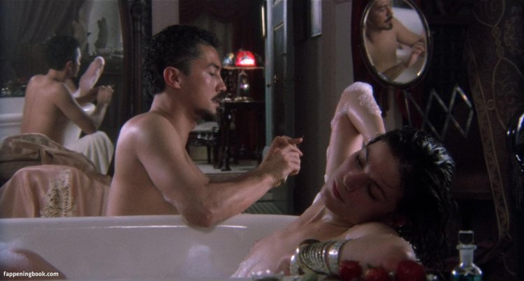 Linda Fiorentino Maxim