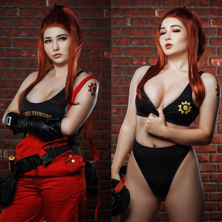 Renee Zeleveger Naked chest