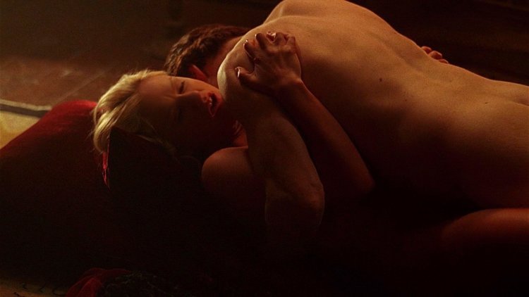 Real blood Anna Pakuin Naked