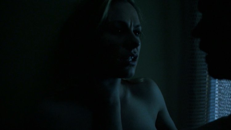Naked Anna Pakuin in the series "Real Blood"