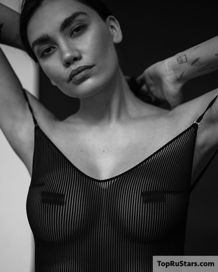 Karina Istomin chest