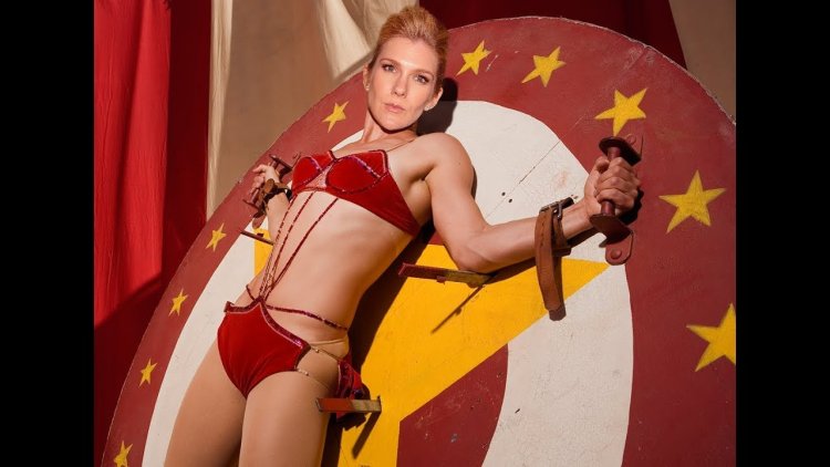 Lily Reinhart in linen