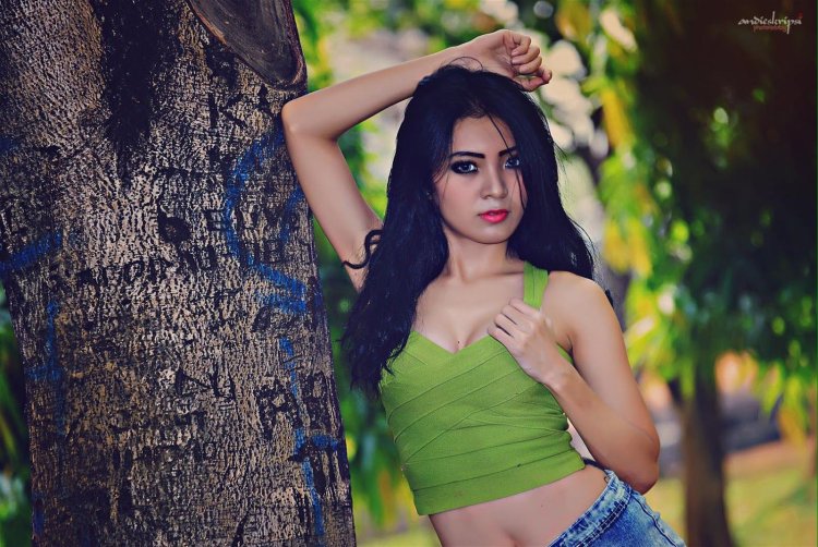 Model Bugil Tika Kaunang