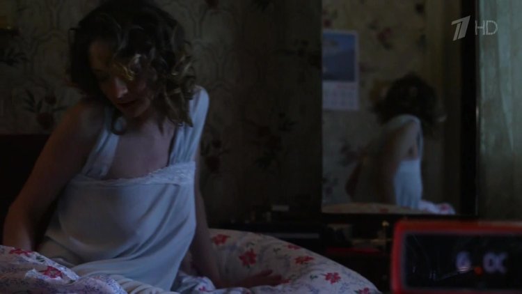 And the dawns here are quiet 2015 scene in the bathhouse of the actress