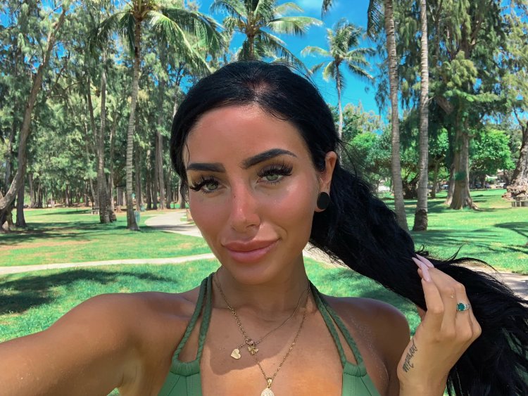 Naomi Woods Brunette