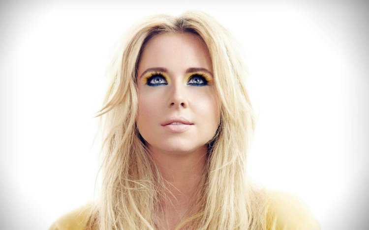 Melissa Roxburgh in a swimsuit