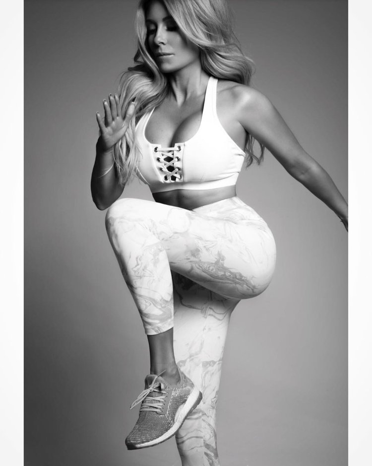 Julia Logacheva. Anna Lucos. Macha Chi