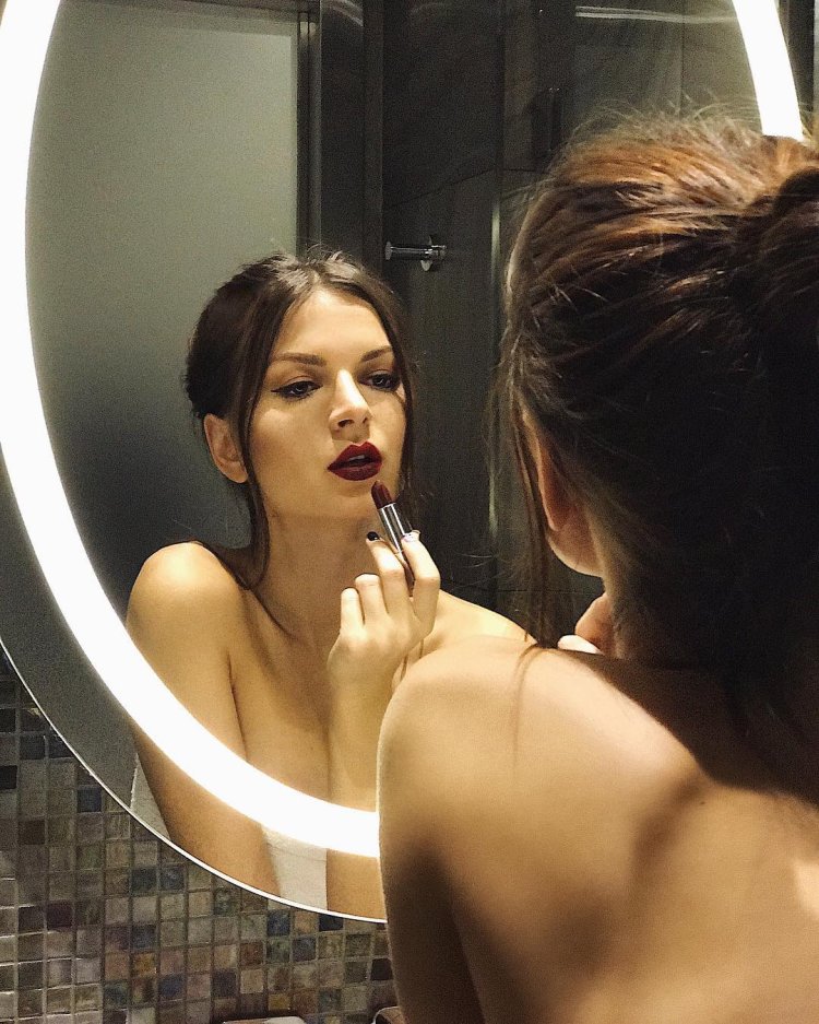 Alena Shaitarova actress