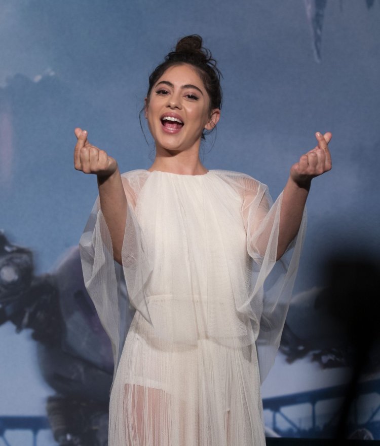 Rosa Salazar Paparazzi