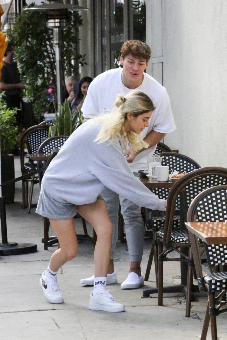 Naked photos Dixie Damelio