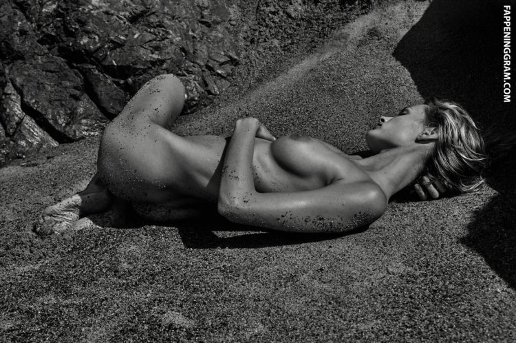 Edita Vilkeviciute nude